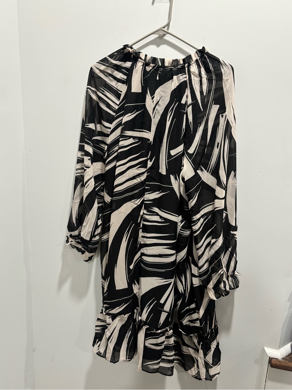 Luxology Black and Cream Long Sleeve Printed A-Line Dress - Picture 3 of 10